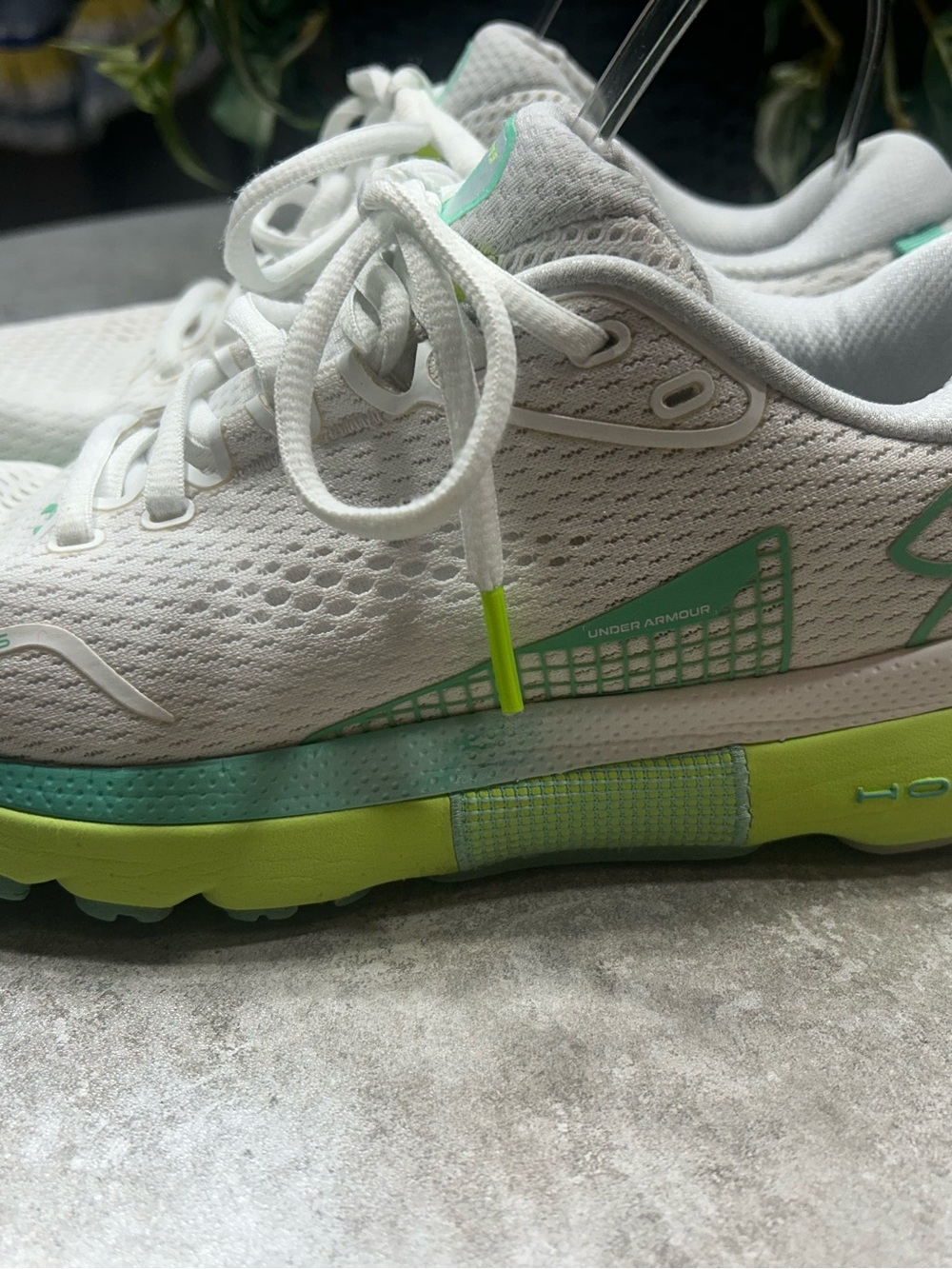 Under Armour Women’s Size 7.5 White Athletic Shoes with Lime and Aqua Accents - Picture 5 of 15
